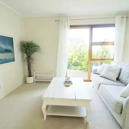 Stylish Unit 2 Min Walk To Beach
